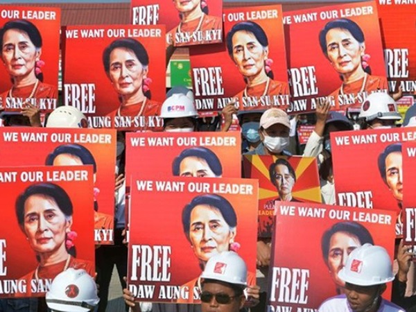 Bà Aung San Suu Kyi sắp hầu tòa
