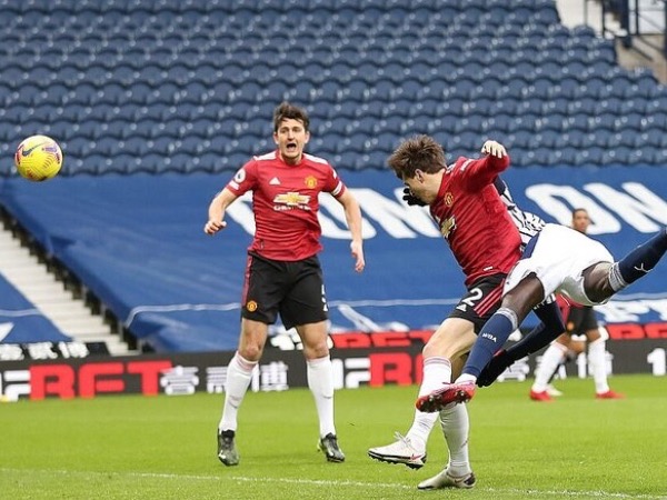Man Utd hòa đội áp chót Ngoại hạng Anh