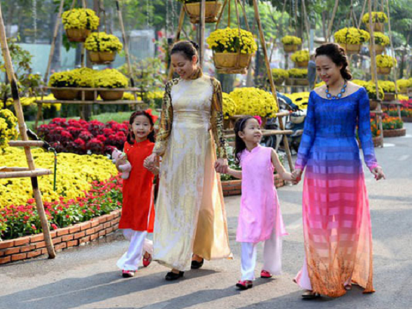 Xuất hành mùng 5 nên chọn giờ và hướng nào để may mắn cả năm?