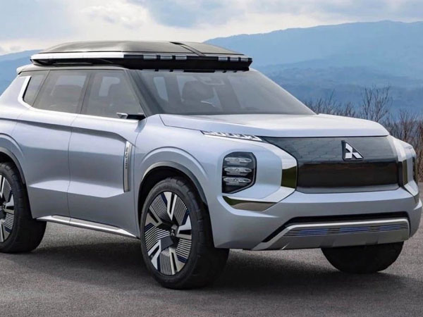 Mitsubishi Outlander 2022 lộ diện 'trần trụi' trên đường về đại lý: Long lanh như bản vẽ, sẵn sàng ra mắt cạnh tranh Honda CR-V