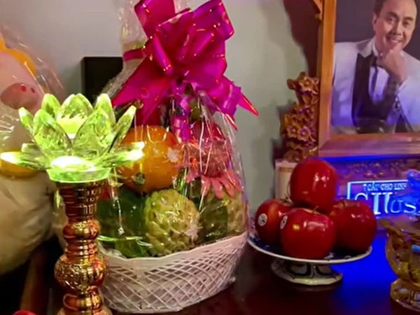 Hé lộ ban thờ Chí Tài trong nhà thờ Tổ Hoài Linh và hiện vật quý lên đến vài tỷ