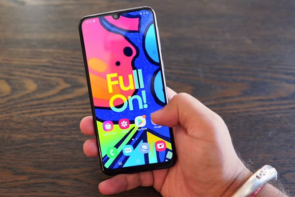 Samsung ra mắt smartphone pin 'khủng' 7000mAh, giá từ 7.6 triệu đồng