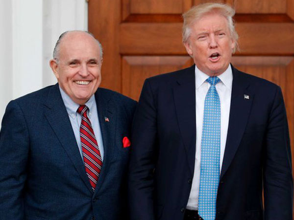 Thoát án ở Thượng viện, ông Trump vẫn chưa thể yên thân
