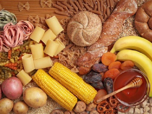 Bác sĩ nói gì về thông tin người bệnh ung thư ăn nhiều tinh bột và đường sẽ 'nhanh di căn'