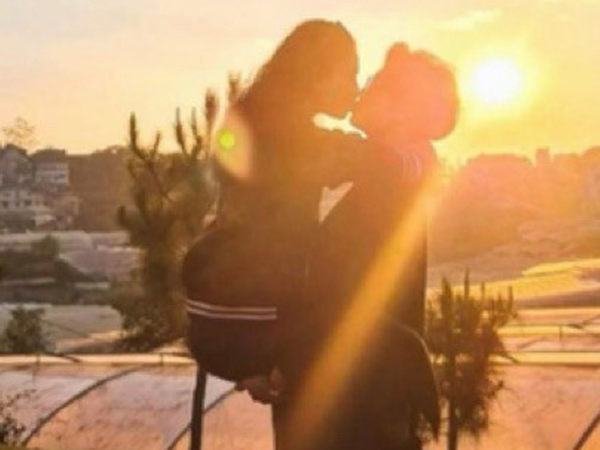 Huy Trần đăng ảnh bế Ngô Thanh Vân lên hôn cực tình tứ nhưng sau đó lại vội vã xóa đi