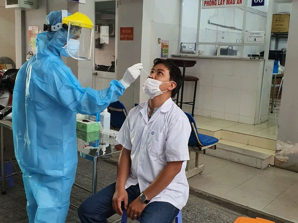 TP.HCM yêu cầu người trở về từ tỉnh khác trong vòng 14 ngày phải khai báo y tế trung thực