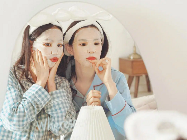 Đắp mặt nạ giấy để dưỡng da nhưng nếu mắc 4 sai lầm này thì hóa công cốc