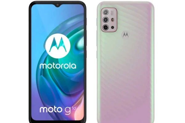 Motorola ra mắt hai smartphone giá rẻ mới: Kháng nước IP52, 4 camera sau, giá từ 4.2 triệu đồng