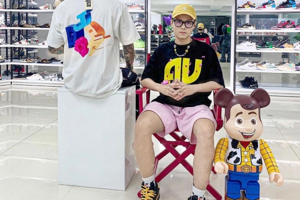 Con rể Minh Nhựa có thú chơi bearbrick đắt đỏ, nhìn căn phòng càng phát ham
