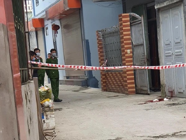Nguyên nhân vụ chồng chém chết vợ trước cửa nhà mùng 5 Tết ở Hà Nội