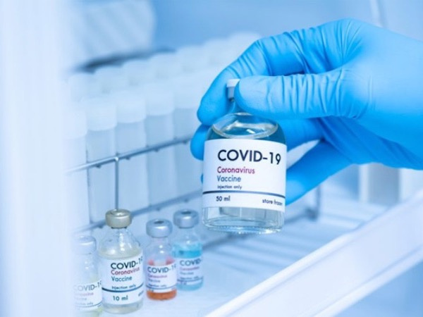 Đề xuất ưu tiên tiêm vắc-xin Covid-19 cho nhân viên hàng không