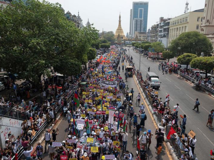 Giá nhiên liệu ở Myanmar tăng vọt vì biểu tình