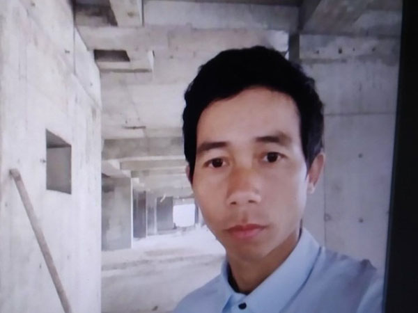 Chồng đâm chết vợ trẻ rồi bỏ trốn
