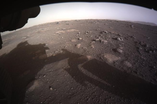Xe thăm dò của NASA gửi những hình ảnh chưa từng có về Sao Hỏa