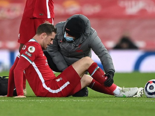 Liverpool thua đơn thiệt kép: Đến lượt đội trưởng Henderson chấn thương nặng