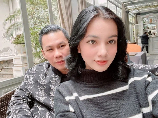 Lệ Quyên liên tục 'show ân ái' với Lâm Bảo Châu, chồng cũ cũng không kém cạnh khi làm điều này với tình trẻ tin đồn kém 27 tuổi