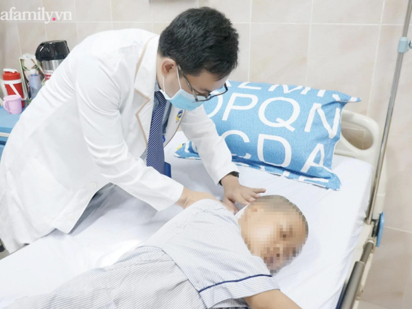 Bé gái bị sờ nắn bầu ngực, ngỡ hành vi tấn công tình dục nhưng là thứ hủ tục 'ghê rợn' gây khiếp đảm đối với hàng ngàn phụ nữ