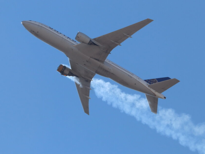 Boeing dừng khai thác hơn 100 máy bay 777 sau sự cố cháy động cơ