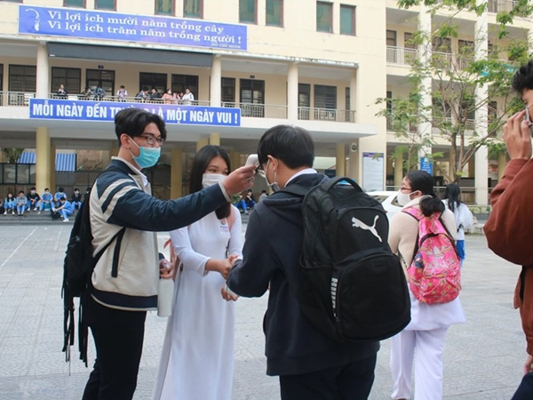 Thông tin mới nhất về lịch đi học trở lại của học sinh, sinh viên Hà Nội