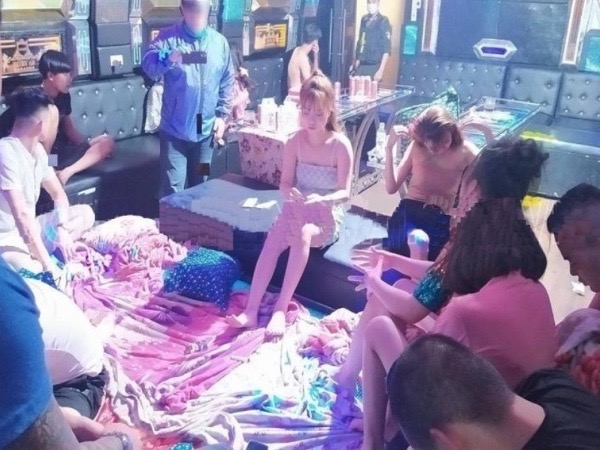 Đồng Nai: 17 thanh niên 'dương tính với ma túy' trong quán karaoke giữa mùa dịch