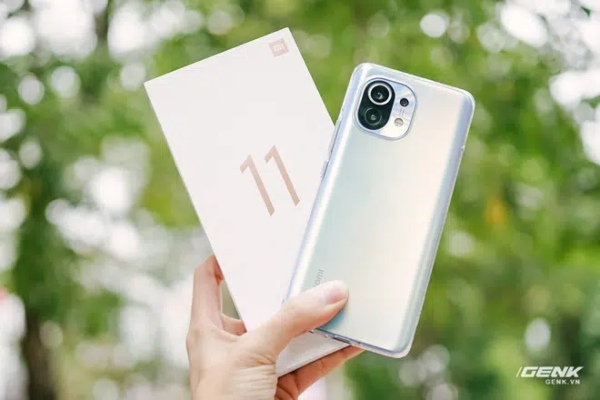 Xiaomi Mi 11 bản chính hãng sẽ đi kèm củ sạc