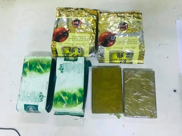 Ngụy trang ma túy trong gói trà