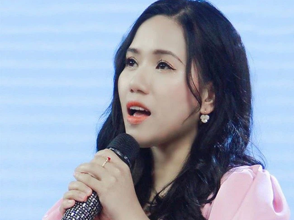 Thùy Chi bị chỉ trích khi đăng bản cover "Chúng ta của hiện tại" lên Fanpage trong lúc Sơn Tùng M-TP gặp scandal