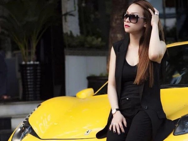 Chân dung 'bà cả' bị Minh Nhựa đệ đơn ly hôn, yêu cầu toà 'tuyên bố mất tích': Xinh đẹp, mê tốc độ, tay chơi siêu xe đình đám, kinh doanh mát tay
