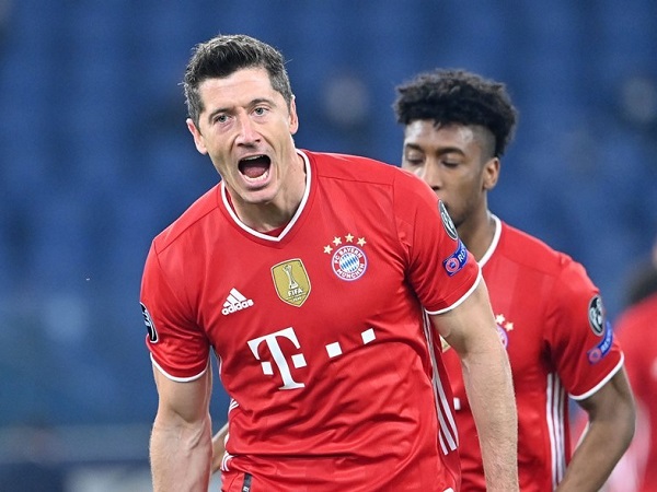 Lewandowski lập công, Bayern đặt một chân vào tứ kết