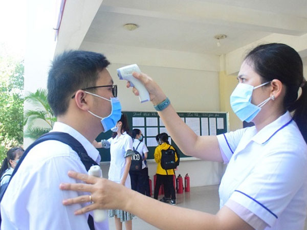 Học sinh các cấp tại TP. HCM đi học lại từ ngày 1/3