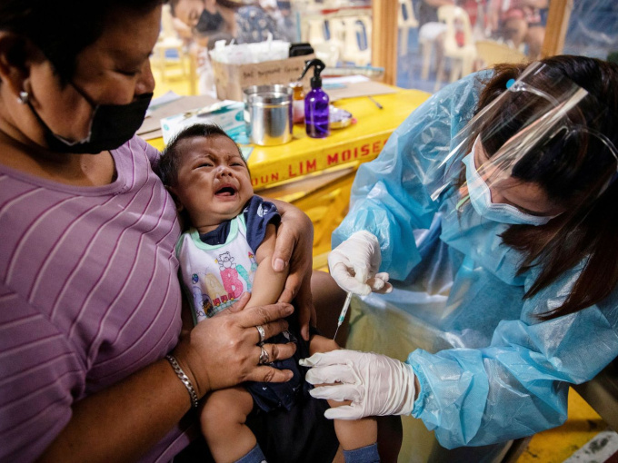 Philippines đề nghị đổi y tá lấy vaccine Covid-19