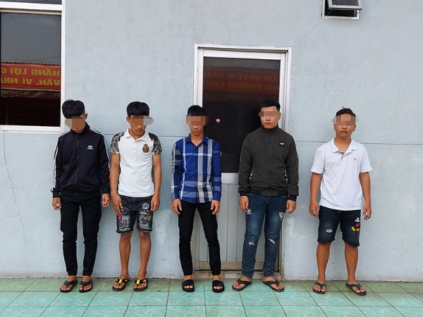 Vụ học sinh bị lôi từ trường ra bên ngoài đánh dã man: Công an triệu tập hơn 10 người