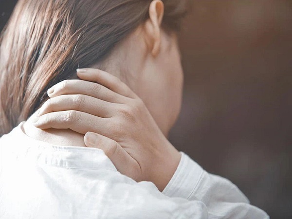 Nếu đau vai gáy đi kèm với những dấu hiệu kỳ lạ này, bạn cần đi khám lập tức 3 loại ung thư nguy hiểm