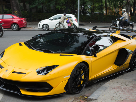 Lamborghini Aventador SVJ Roadster độc nhất Việt Nam nâng cấp 'đồ chơi' chỉ có 15 chiếc trên thế giới