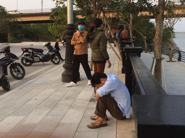 Nam thanh niên nhảy sông Lam tự tử, người thân gục khóc trên bờ ngóng tin