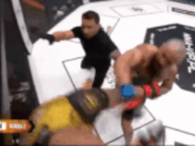 Võ sĩ vô địch kickboxing thế giới bị tài xế taxi hạ đo ván