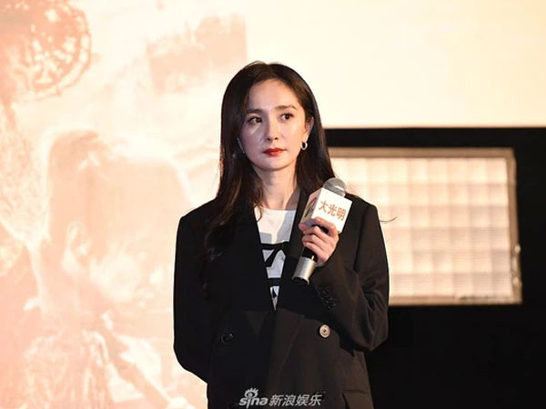 Dương Mịch lần đầu lộ diện sau tin đồn mang thai với Lưu Khải Uy, visual xuống dốc không phanh đến ngỡ ngàng