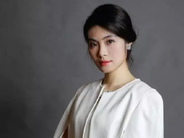 Ái nữ xinh đẹp của BĐS Nam Cường: Là người thừa kế duy nhất, cùng mẹ lèo lái cơ nghiệp cha để lại, 20 tuổi đảm đương vị trí Phó chủ tịch Tập đoàn