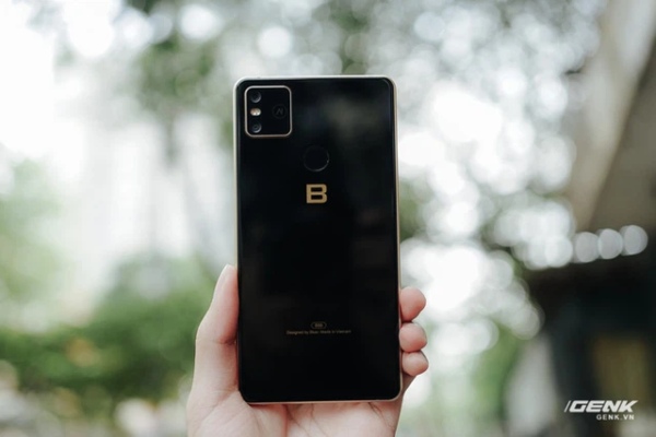 CEO BKAV Nguyễn Tử Quảng cho rằng Bphone B86 chụp đêm đẹp hơn smartphone 'hãng A' và 'hãng G', nhưng liệu chúng ta có thể tin được không?