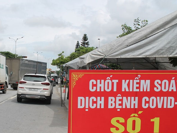 Nữ cán bộ y tế trực chốt kiểm soát COVID-19 tử vong sau tai nạn