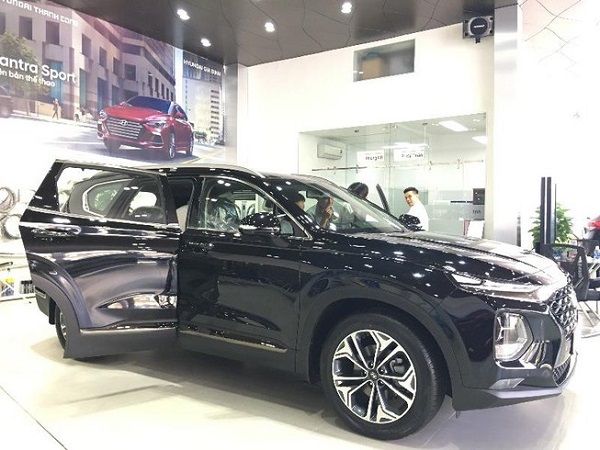 Đại lý mạnh tay giảm giá Hyundai SantaFe sau Tết