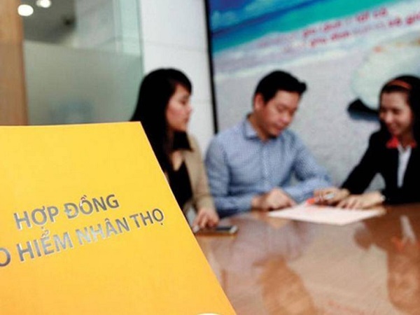 Người mới đi làm nên mua bảo hiểm nhân thọ hay phi nhân thọ?
