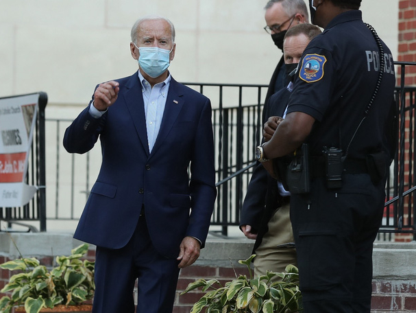 Biden hứng chỉ trích vì ra lệnh không kích Syria