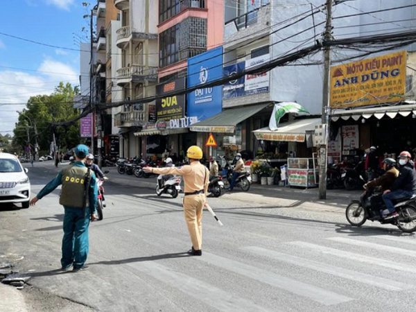Đà Lạt: Phạt nặng hàng trăm du khách, người địa phương không đeo khẩu trang