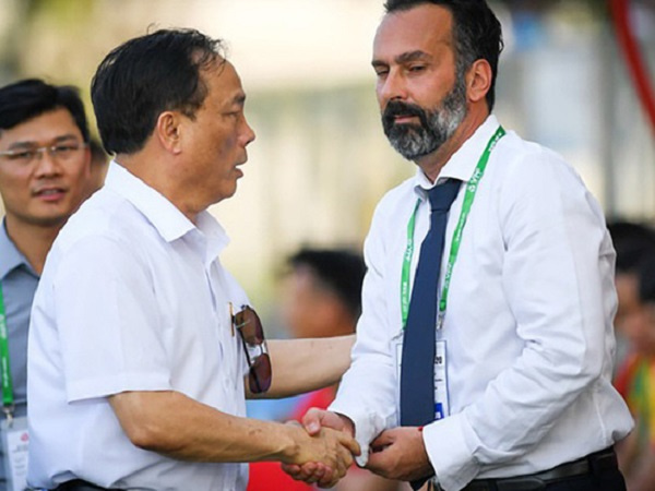 LĐBĐ Thanh Hóa đồng ý nộp phạt thay bầu Đệ, nhưng HLV Fabio Lopez vẫn chưa nhận được tiền