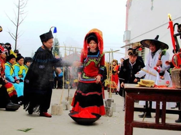 Đính hôn từ bé: Hủ tục ép duyên lạc hậu tước đoạt hạnh phúc của những 'đứa con ngoan' ở nông thôn Trung Quốc