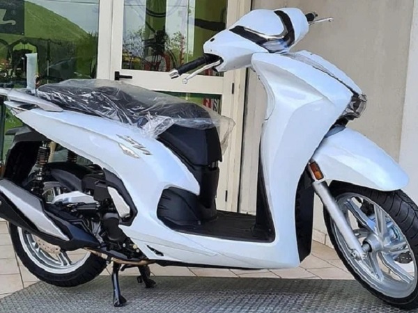 Honda SH 350i 2021 rục rịch đổ bộ Việt Nam, giá bao nhiêu?
