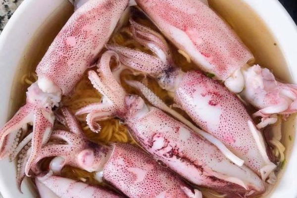 Khoe bát mì 'chống đối', anh chàng bị dân mạng lắc đầu chê bai