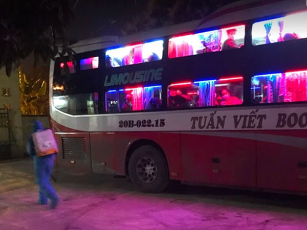 Truy tìm người đàn ông bỏ chạy khi đi cùng 7 người Trung Quốc nhập cảnh trái phép