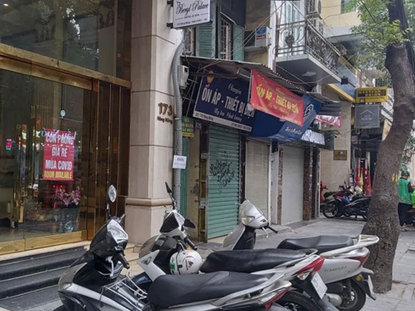 Khách sạn, cửa hàng Hà Nội lại treo biển cho thuê